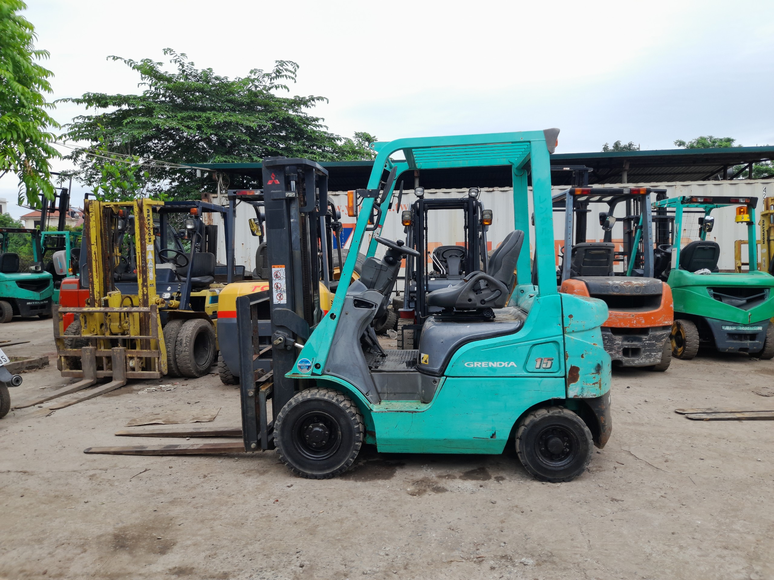 Xe nâng dầu MITSUBISHI FD15T