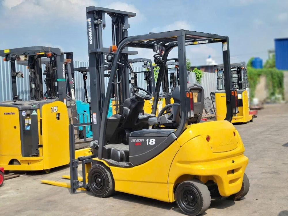 Xe nâng điện ngồi lái KOMATSU FB18-12