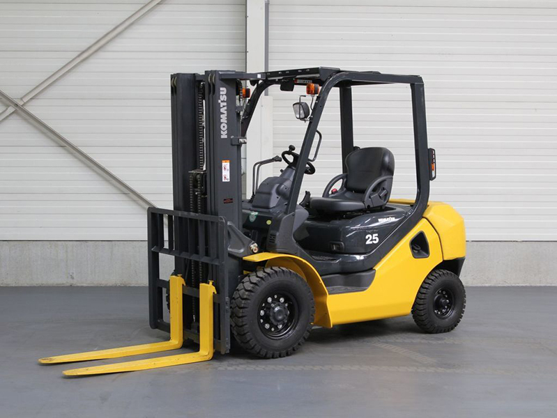 Xe nâng dầu KOMATSU FD25T-17