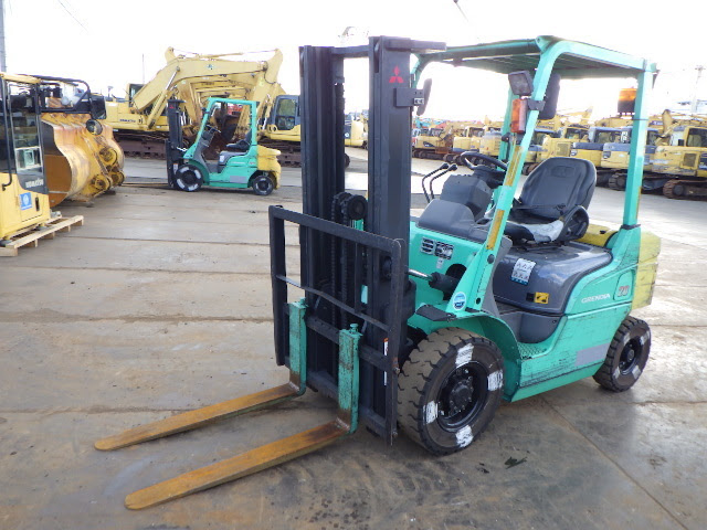 Xe nâng dầu MITSUBISHI FDE20T