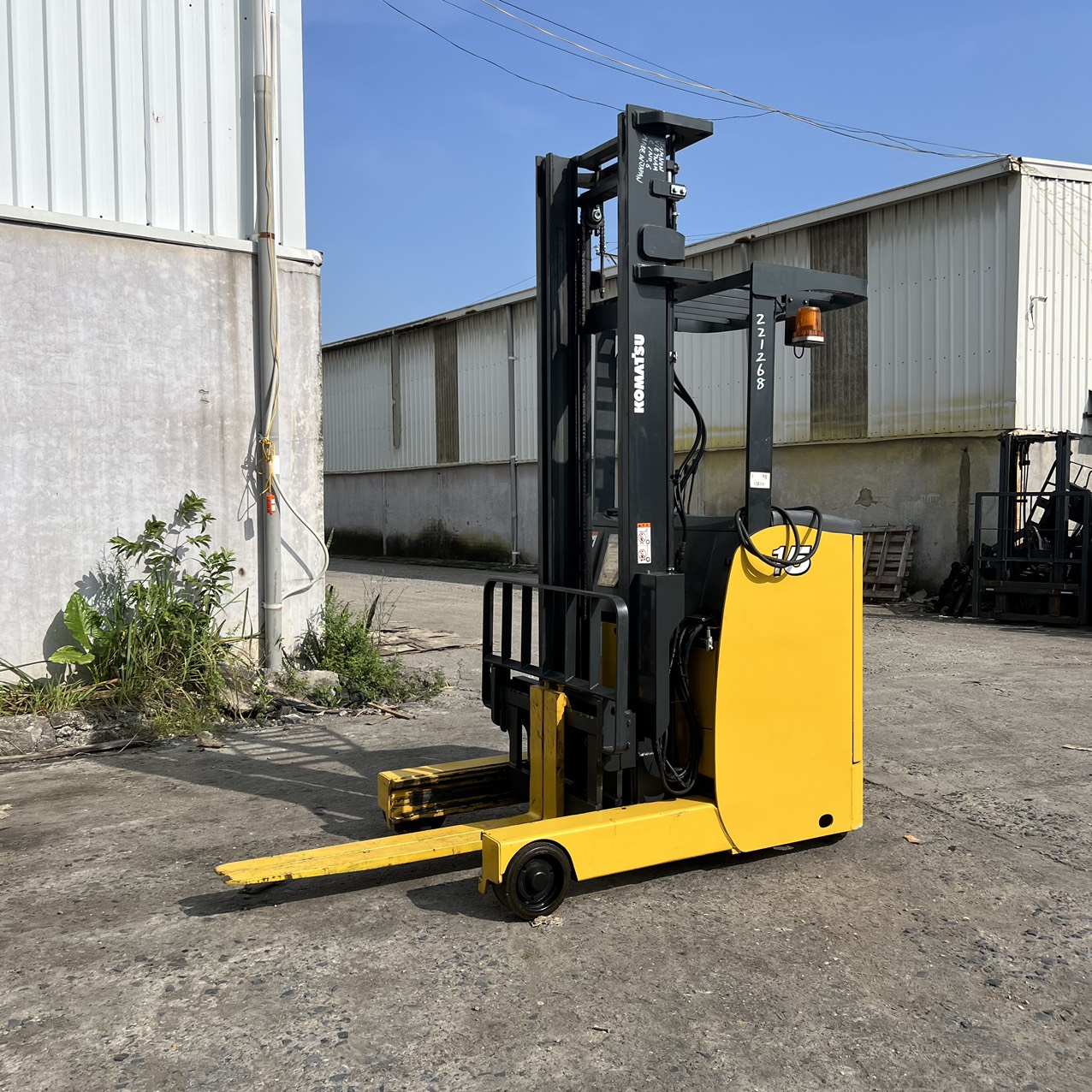 Xe nâng điện đứng lái KOMATSU FB15RL-15
