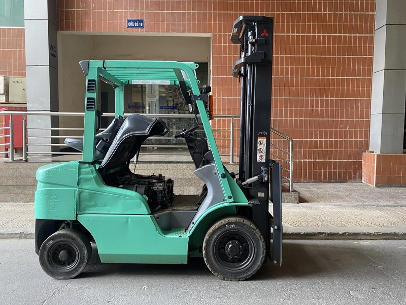 Xe nâng dầu MITSUBISHI FDE25T