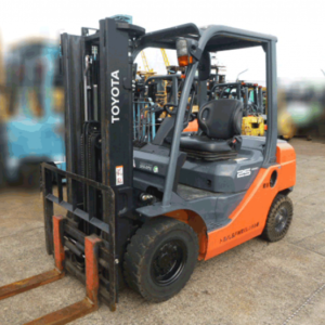 Xe nâng Xăng TOYOTA 02-8FG25
