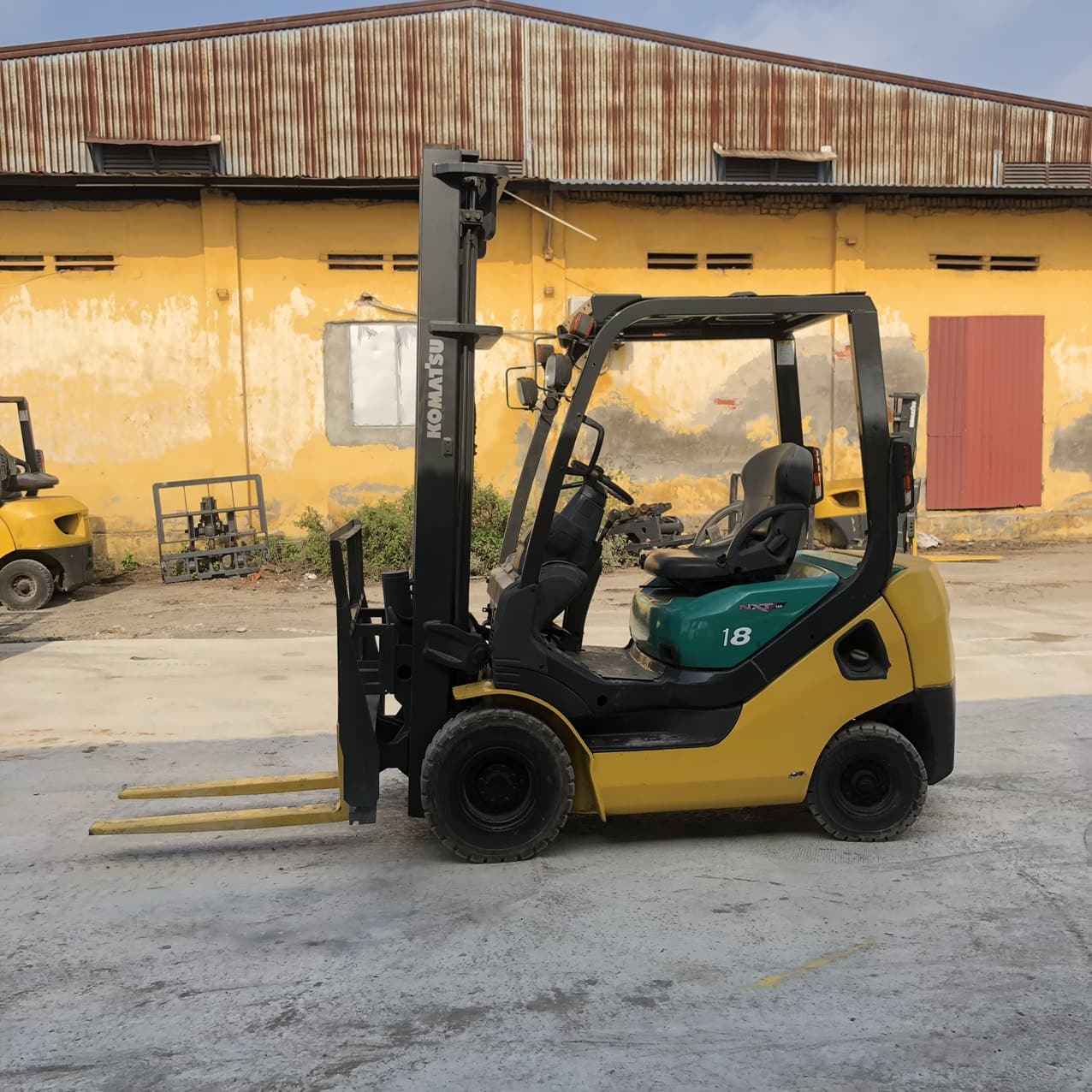 Xe nâng xăng - gas KOMATSU FG18T-21