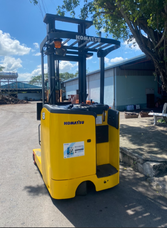 Xe nâng điện đứng lái KOMATSU FB18RL-15