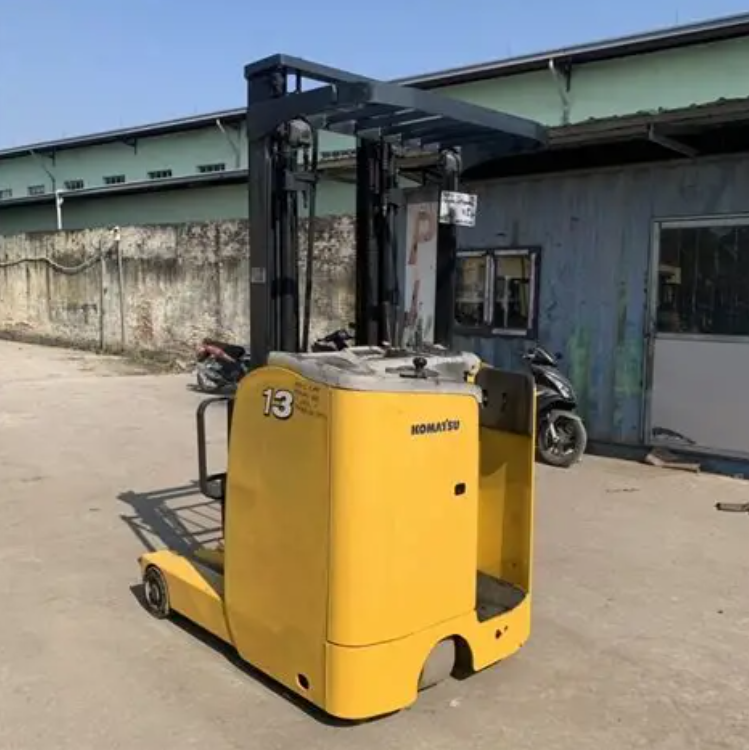 Xe nâng điện đứng lái KOMATSU FB13RCF-12