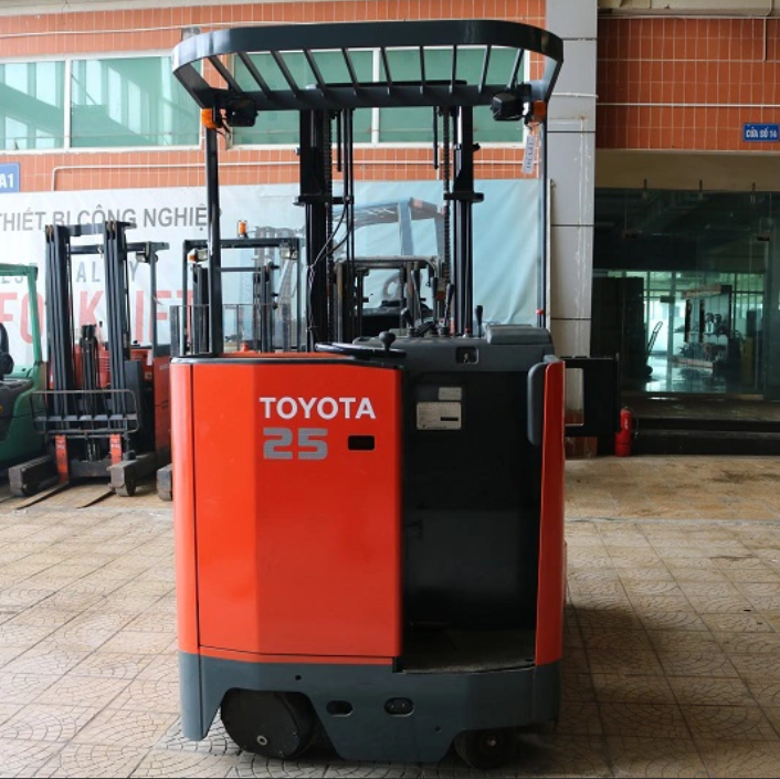Xe nâng điện đứng lái TOYOTA 6FBRS25