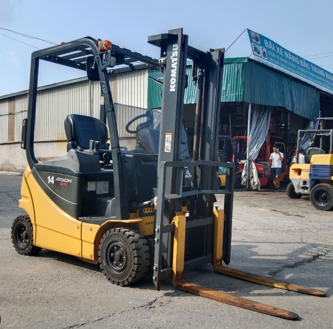 Xe nâng điện ngồi lái KOMATSU FB14-12