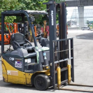 Xe nâng điện ngồi lái KOMATSU FB09M-12