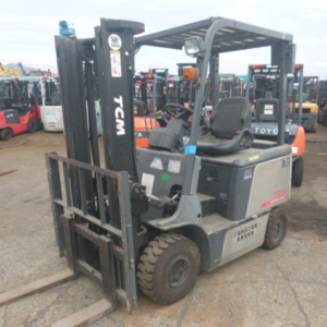 Xe nâng điện ngồi lái TCM FB20-7