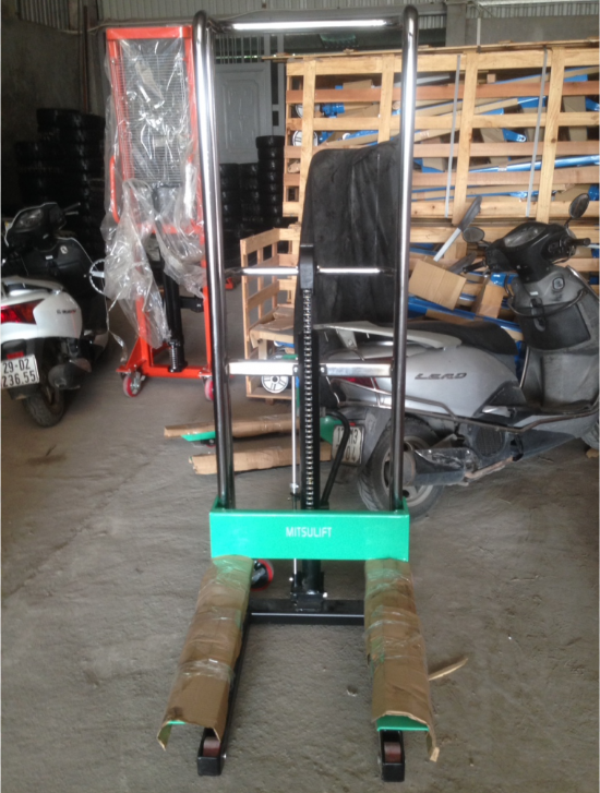 Xe nâng tay cao HS0412