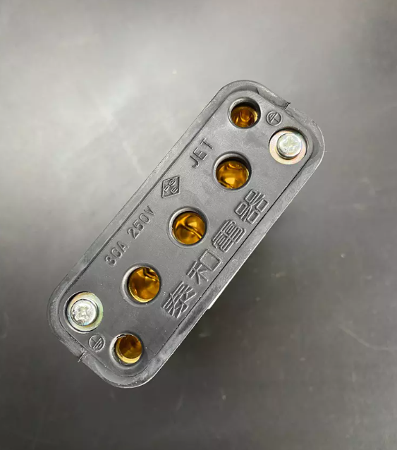 Giắc Điện 3 Pha Âm 30A - 250V (Giắc Thẳng) - Giắc sạc 3 pha xe nâng điện