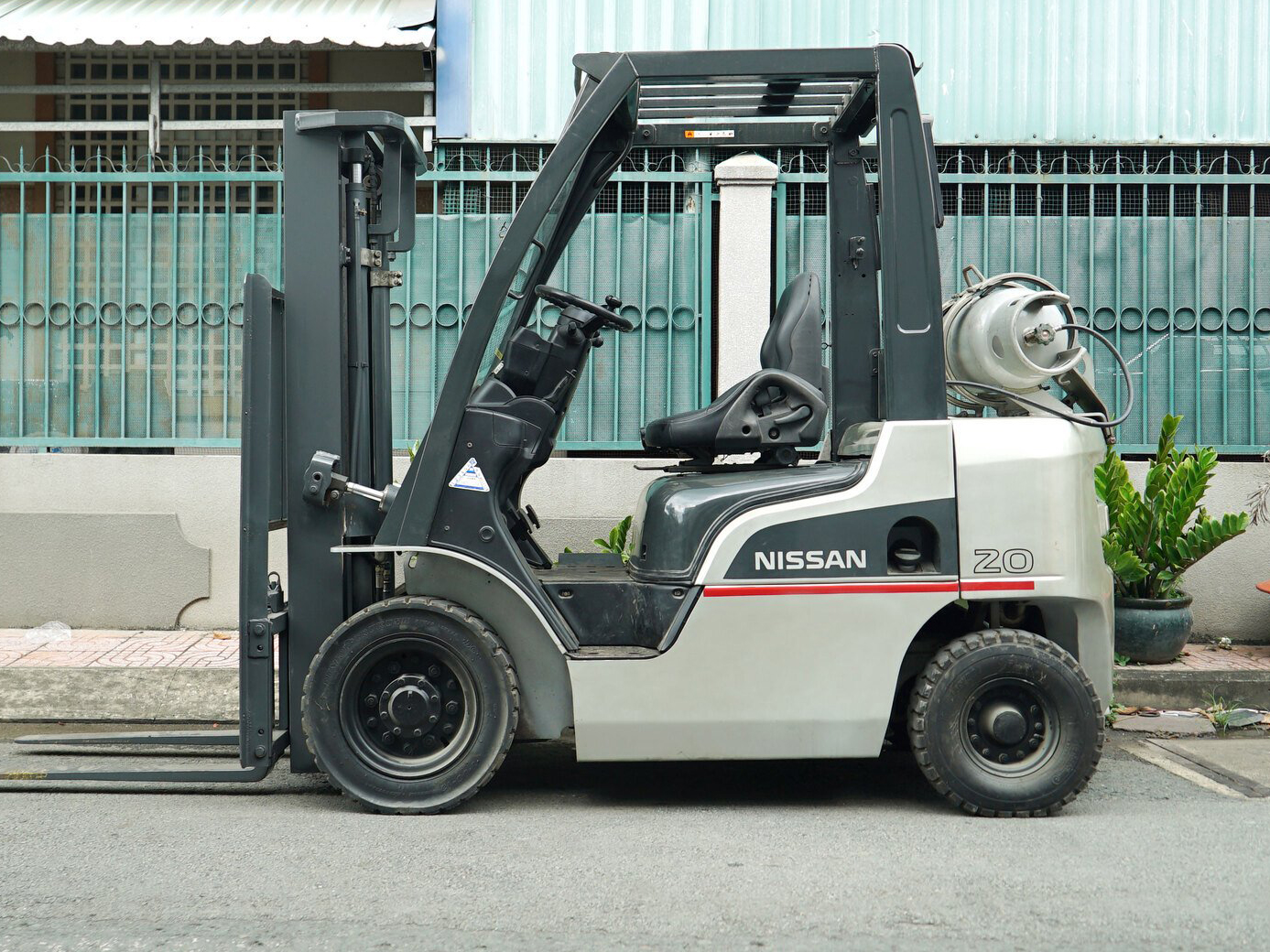 Xe nâng Xăng - Gas Nissan ETB-P1F2